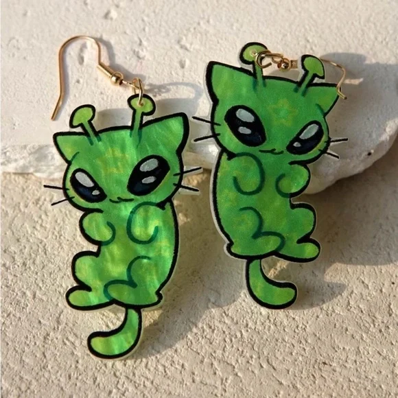 Handmade Green Alien Cat Earrings - Picture 3 of 5